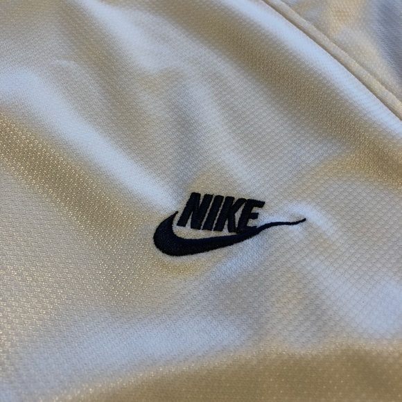 Men’s Nike Sportswear T Shirt Sz.Large - Picture 3 of 4